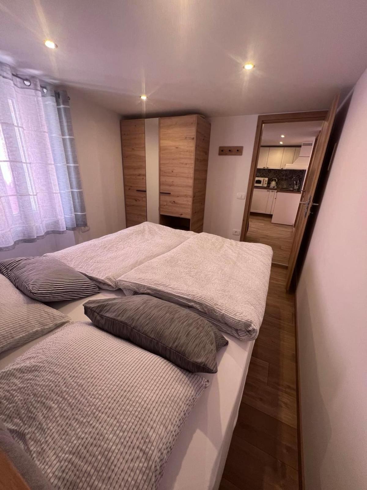 Apartments Diana ไพราน ห้อง รูปภาพ
