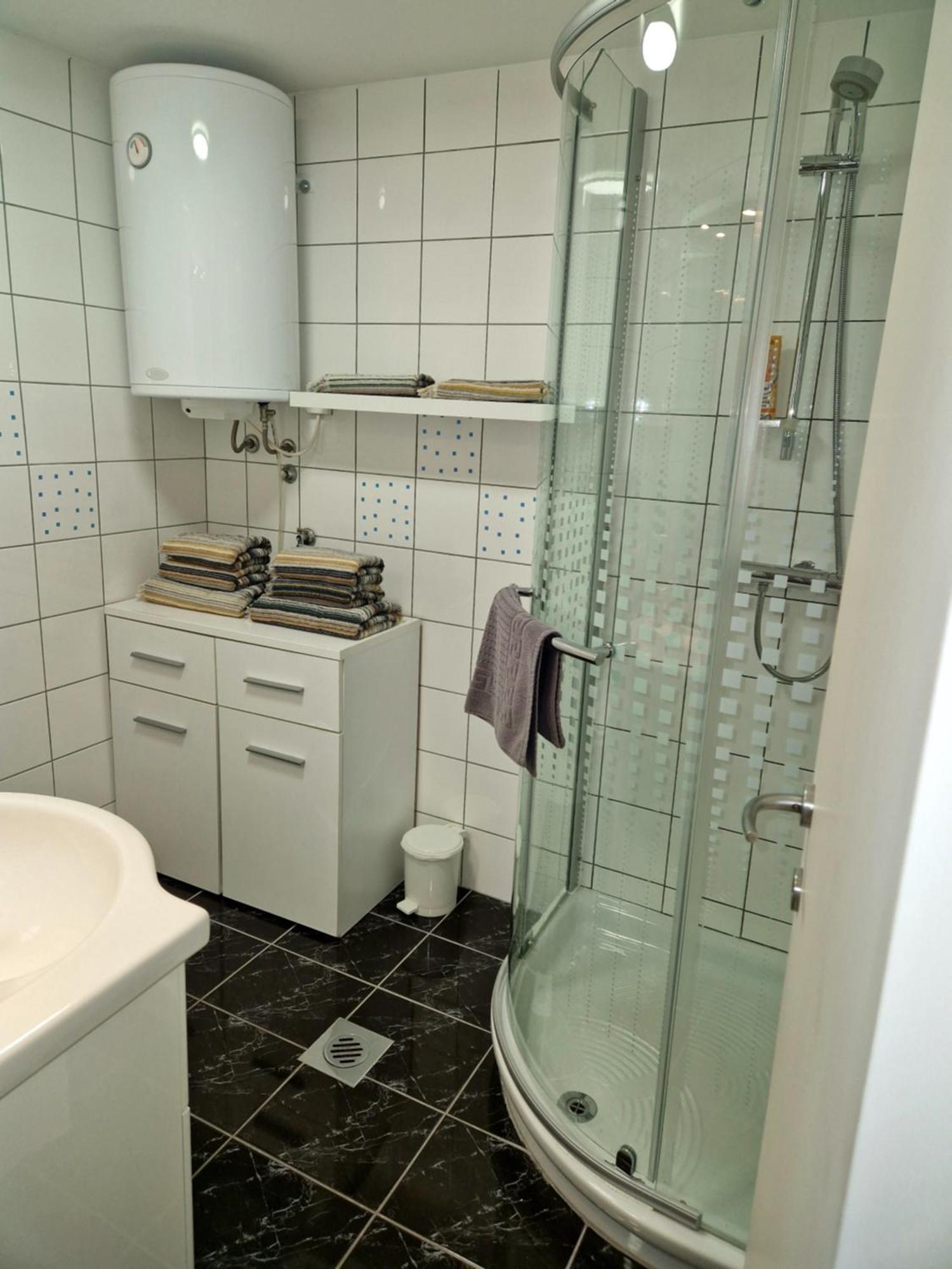 Apartments Diana ไพราน ภายนอก รูปภาพ