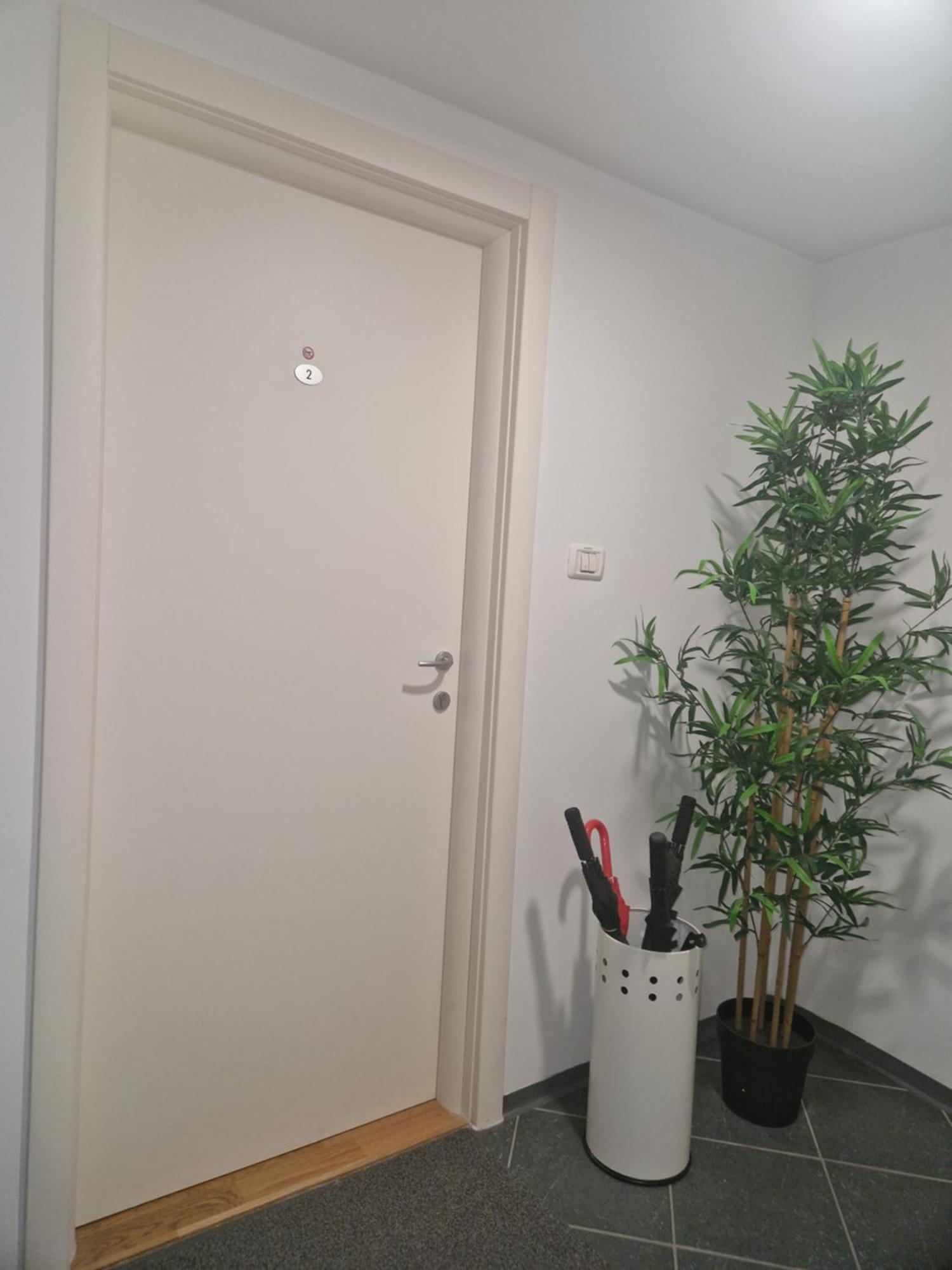 Apartments Diana ไพราน ภายนอก รูปภาพ