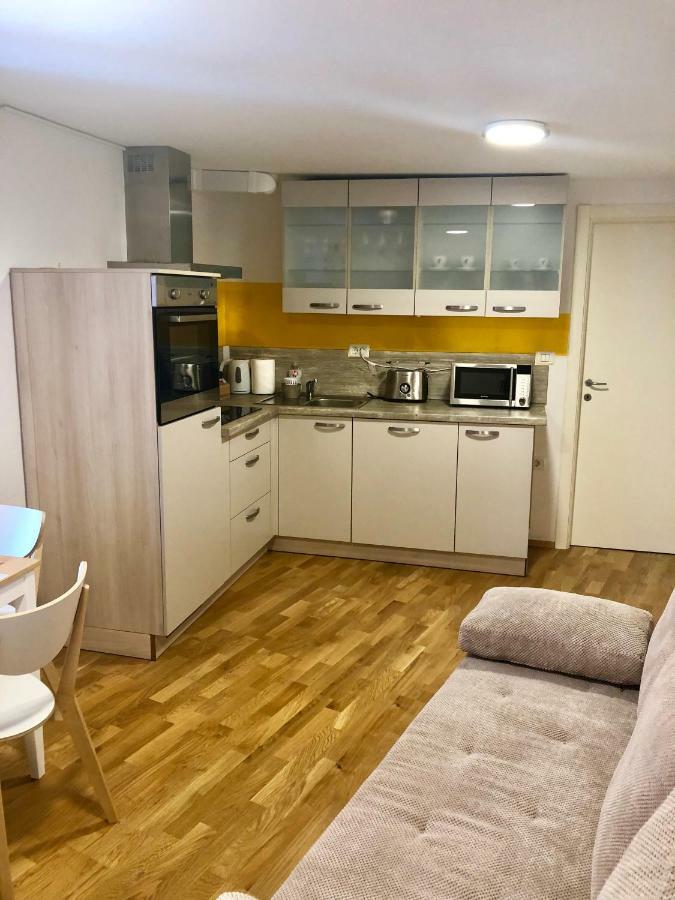 Apartments Diana ไพราน ภายนอก รูปภาพ